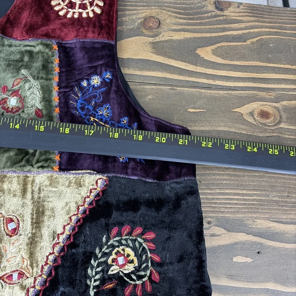 VTG April Cornell Velvet Patchwork Vest Size M Embroidered Boho Artsy - Picture 6 of 7